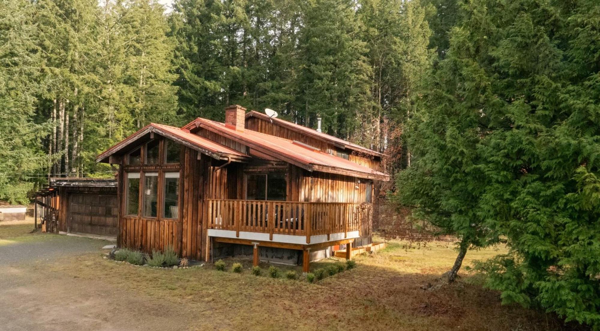 Seal Bay Guest House Courtenay Exterior photo